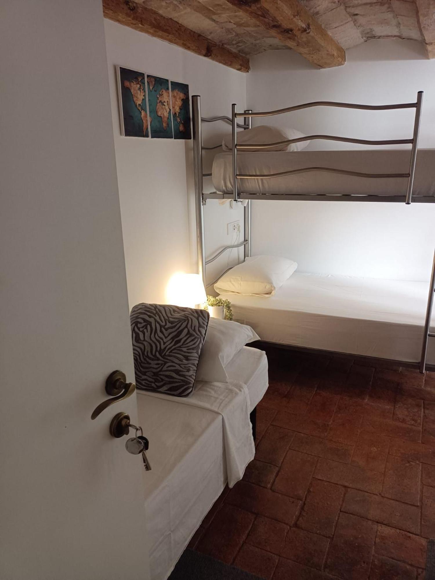 Habitacion Para Grupos Hasta 8 En Plena Rambla De Cataluna Barcelona Exterior foto